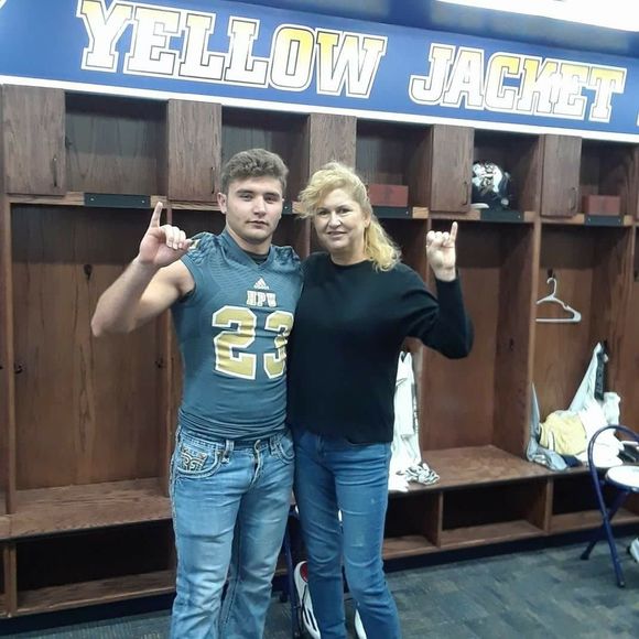 Meet your Posher, Lorraine - Picture 1 of 1